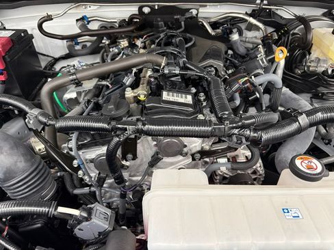 Certified 2026 Toyota Tacoma SR5 AWD/4WD image 39