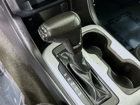 Used 2015 Chevrolet Colorado LT w/ LT Convenience Package RWD image 20
