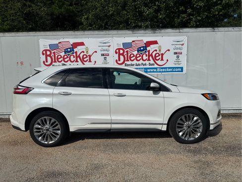 Used 2020 Ford Edge Titanium w/ Equipment Group 301A AWD/4WD image 2