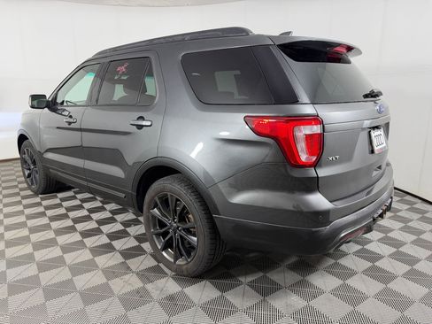 Used 2017 Ford Explorer XLT w/ Equipment Group 202A AWD/4WD image 3