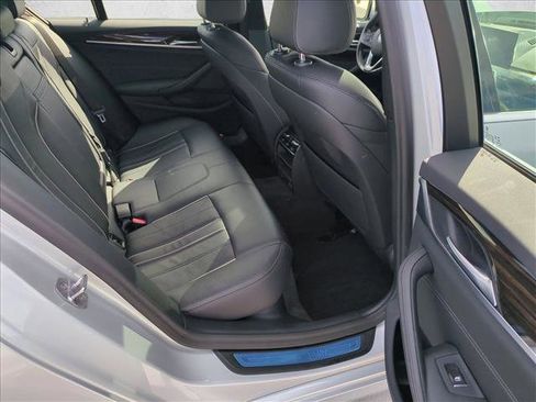 Used 2020 BMW 530e w/ Premium Package image 21