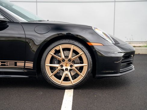 Used 2025 Porsche 911 Carrera image 7