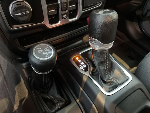 Used 2025 Jeep Wrangler Sport S w/ Convenience Group image 28