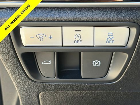 Used 2023 Genesis G80 2.5T image 21