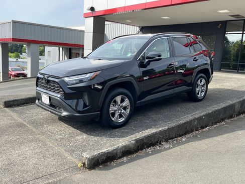 Certified 2024 Toyota RAV4 XLE AWD/4WD image 4