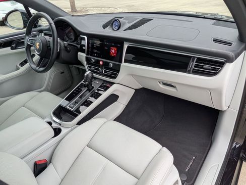 Used 2025 Porsche Macan w/ Premium Package Plus AWD/4WD image 26