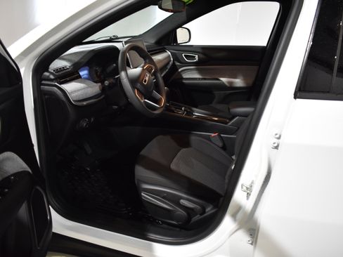 Used 2024 Jeep Compass Sport image 12