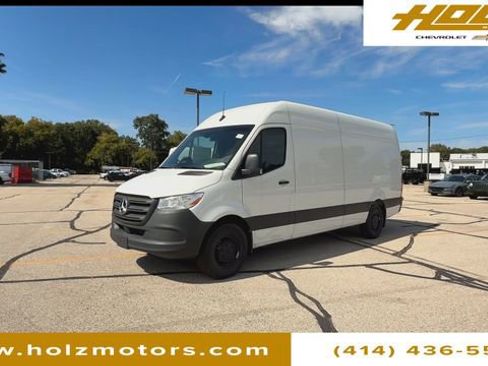 Used 2025 Mercedes-Benz Sprinter 2500 image 6