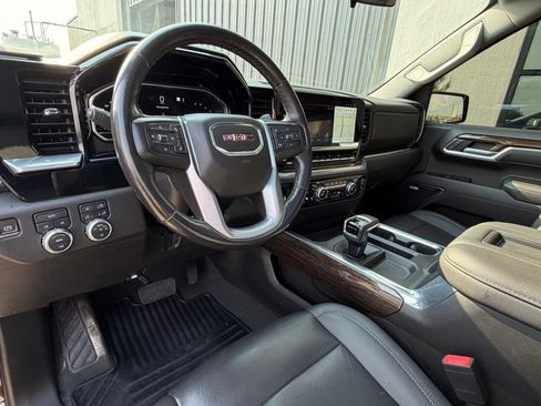 Used 2022 GMC Sierra 1500 Elevation w/ Elevation Premium Package AWD/4WD image 7
