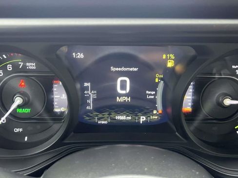 Used 2024 Jeep Wrangler Unlimited Sahara w/ Safety Group AWD/4WD image 30
