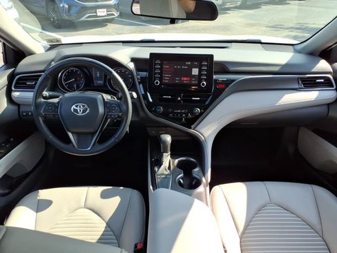 Used 2022 Toyota Camry SE FWD image 10