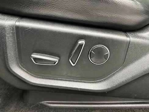 Used 2017 Ford F150 Lariat w/ Equipment Group 502A Luxury AWD/4WD image 12