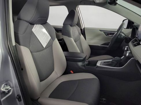 Used 2025 Toyota RAV4 XLE w/ Convenience Package FWD image 15