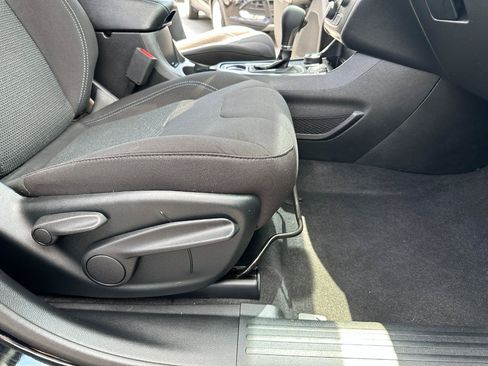 Used 2019 Jeep Cherokee Latitude w/ Popular Appearance Group AWD/4WD image 32