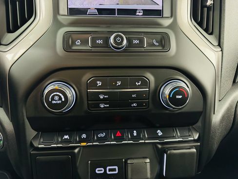 Used 2025 Chevrolet Silverado 1500 Custom Trail Boss w/ LPO, Dark Essentials Package AWD/4WD image 16