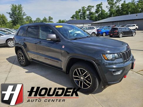 Used 2018 Jeep Grand Cherokee Trailhawk AWD/4WD image 1