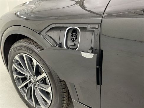 New 2025 Cadillac Lyriq Sport image 28