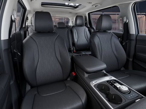 New 2026 Kia Carnival SX w/ SX Dark Edition Package FWD image 16