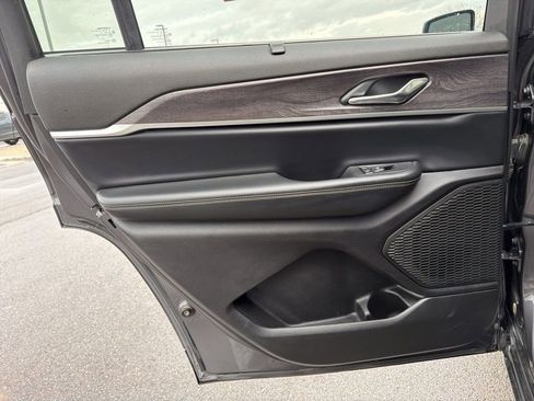 Certified 2024 Jeep Grand Cherokee L Limited w/ Luxury Tech Group II image 23