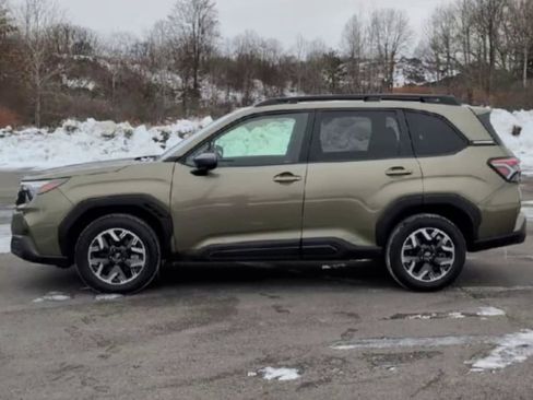 Certified 2025 Subaru Forester Premium image 5