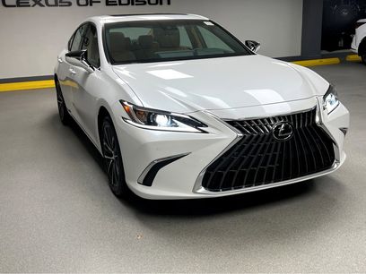 New 2025 Lexus ES 350 w/ Premium Package
