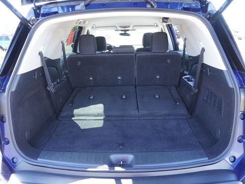 Certified 2025 Nissan Pathfinder SV AWD/4WD image 8
