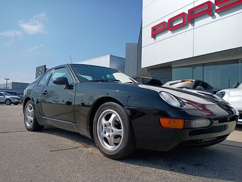 Used 1994 Porsche 968 Coupe image 8