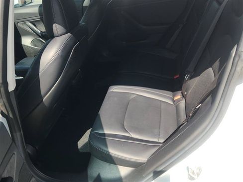 Used 2018 Tesla Model 3 Long Range RWD image 7