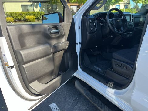 Used 2026 Chevrolet Silverado 1500 Custom AWD/4WD image 17