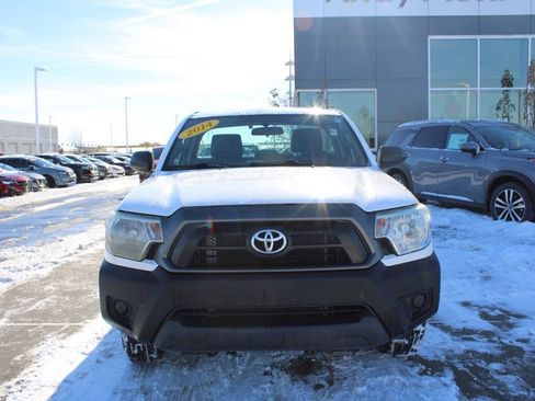 Used 2014 Toyota Tacoma 2WD Regular Cab image 2