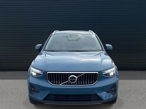 Certified 2025 Volvo XC40 B5 Plus image 2