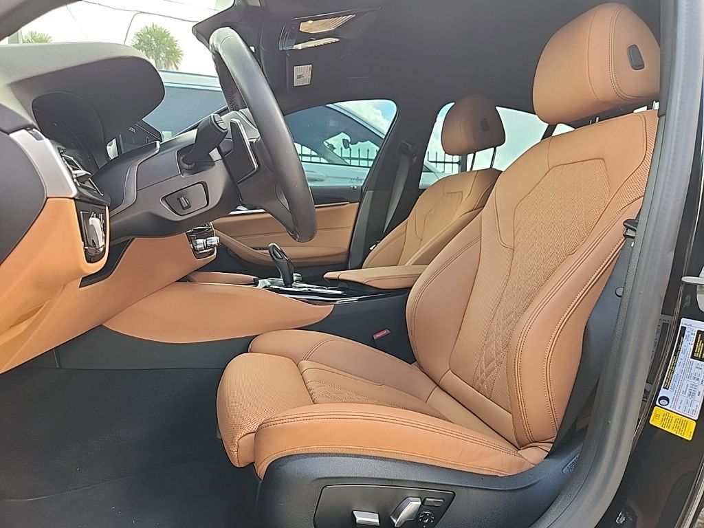 Used 2023 BMW 540i w/ M Sport Package RWD image 2