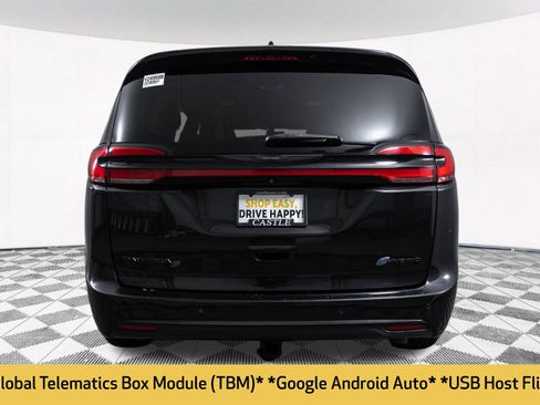 Used 2022 Chrysler Pacifica Touring-L w/ Uconnect Theater Family Group FWD image 23