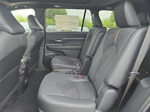 New 2026 Toyota Grand Highlander AWD Hybrid image 15