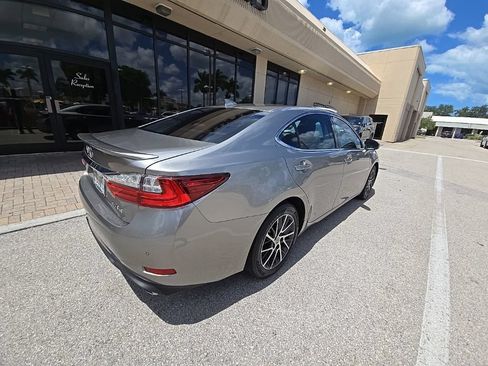 Used 2016 Lexus ES 350 w/ Luxury Package w/Wood Trim FWD image 6