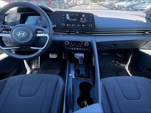 Certified 2025 Hyundai Elantra Sport image 11