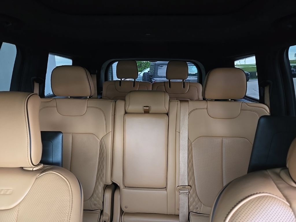 Used 2024 Jeep Grand Cherokee L Summit AWD/4WD image 37