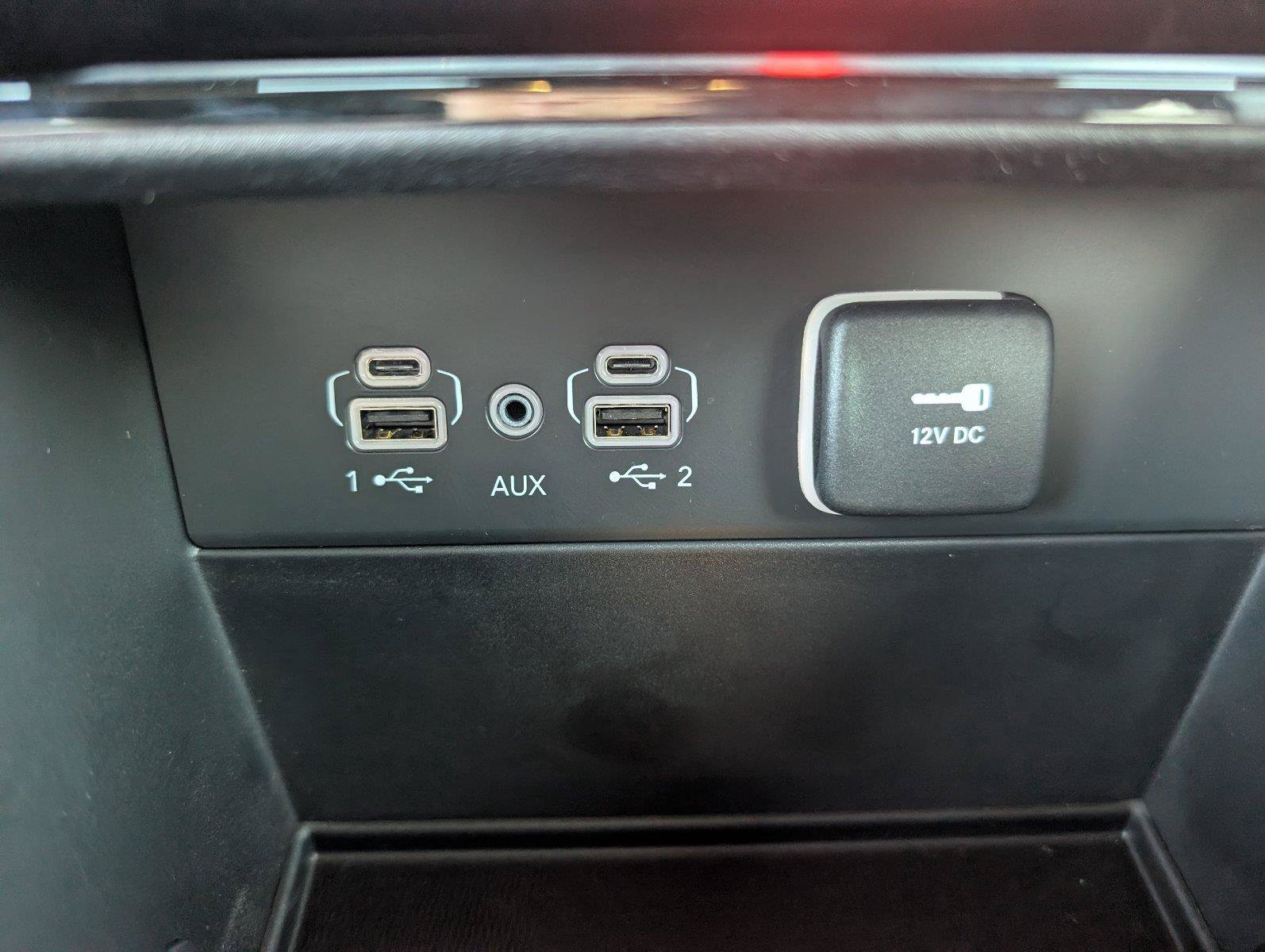 Used 2025 Jeep Grand Cherokee Limited w/ Black Appearance Package AWD/4WD image 20
