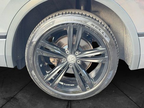 Used 2019 Volkswagen Tiguan SEL Premium R-Line w/ 3rd Row Seat Package AWD/4WD image 28