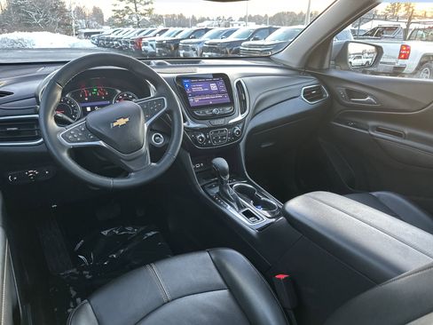 Used 2023 Chevrolet Equinox Premier image 9