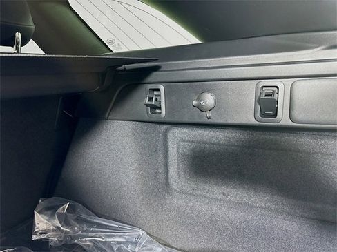 Used 2026 Land Rover Range Rover Velar S image 24