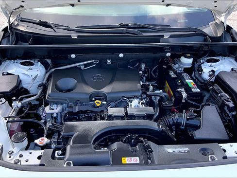 Used 2019 Toyota RAV4 LE FWD image 31