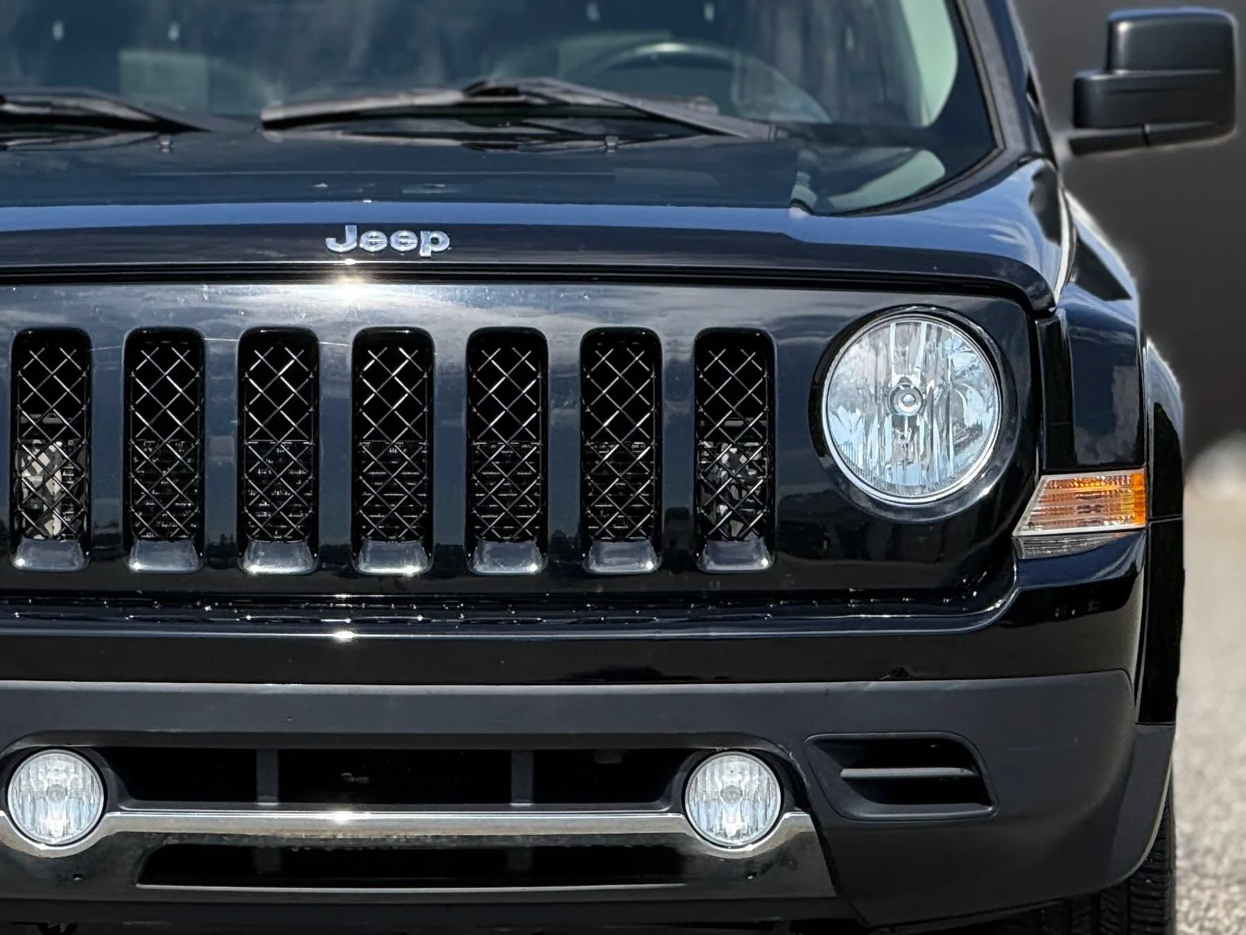 Used 2017 Jeep Patriot High Altitude AWD/4WD image 12