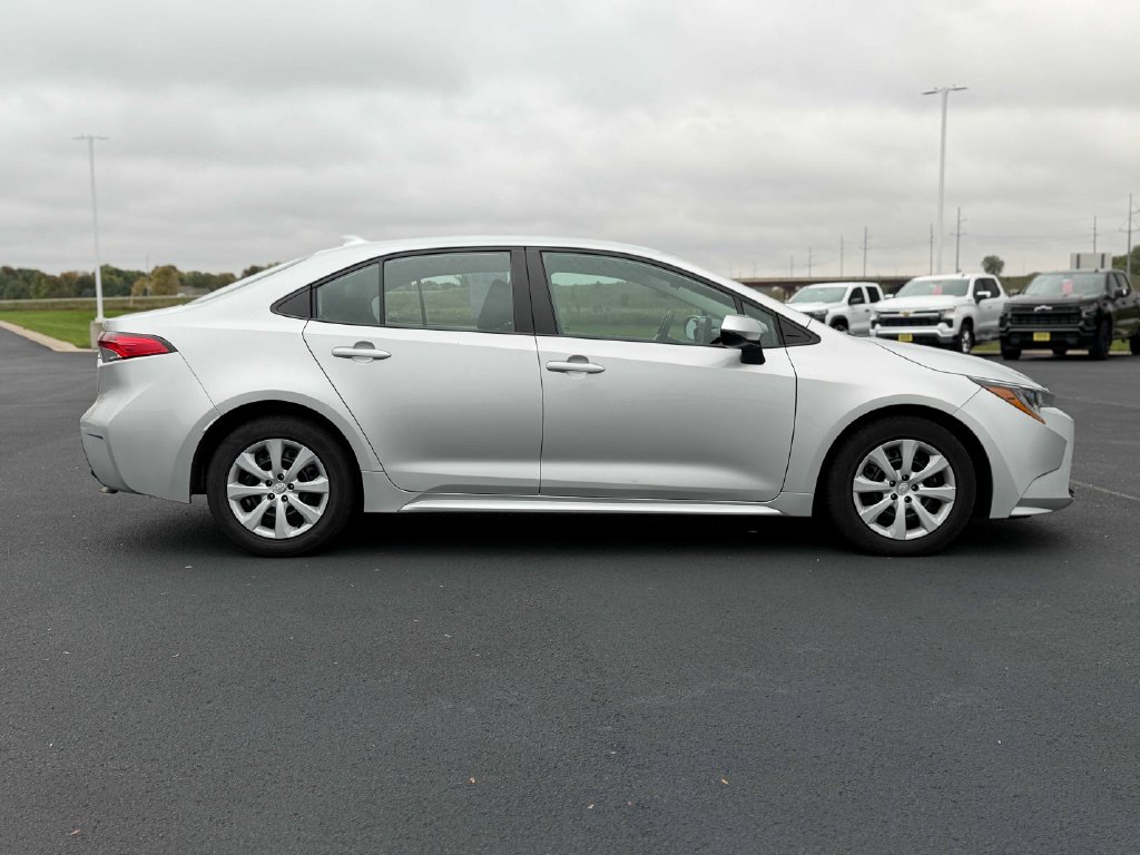 Used 2024 Toyota Corolla LE FWD image 6