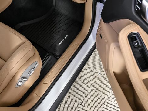 Certified 2025 Porsche Macan image 26