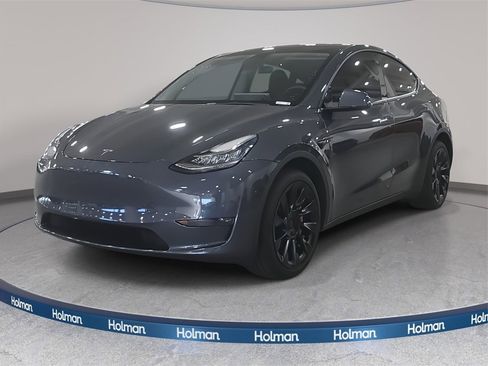 Used 2023 Tesla Model Y Long Range image 1