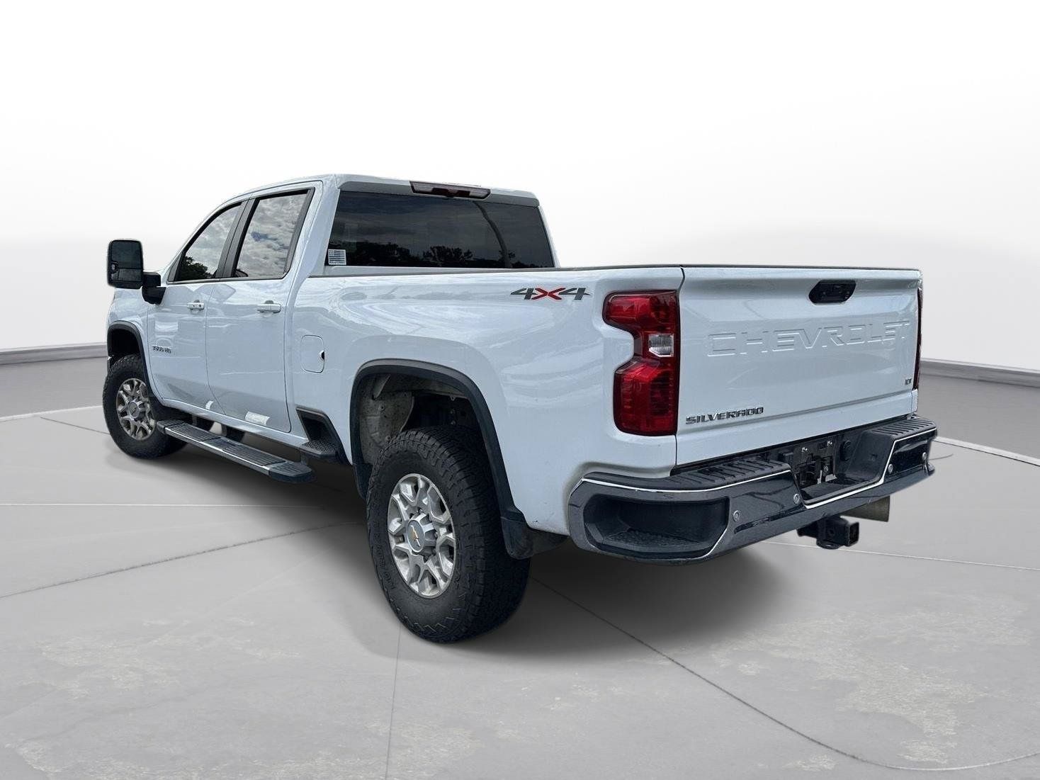 Used 2025 Chevrolet Silverado 3500 LT w/ Safety Package AWD/4WD image 8