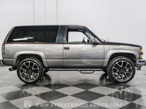 Used 1995 Chevrolet Tahoe 4WD 2-Door image 11