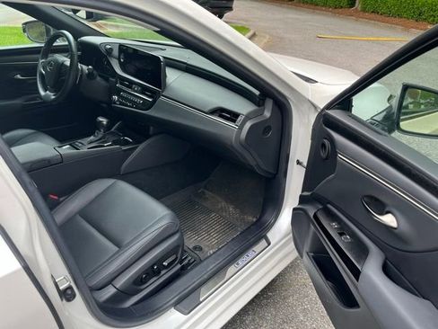 Used 2023 Lexus ES 300h w/ Premium Package FWD image 10