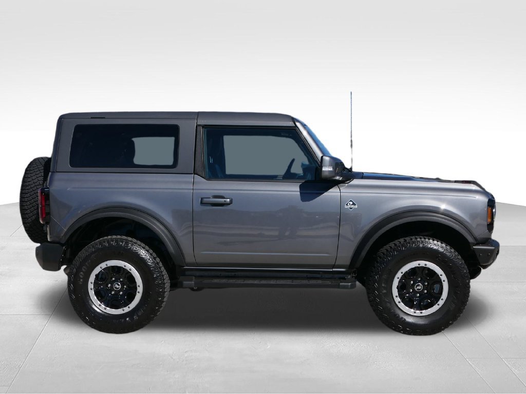 Used 2022 Ford Bronco Outer Banks w/ Sasquatch Package AWD/4WD image 2